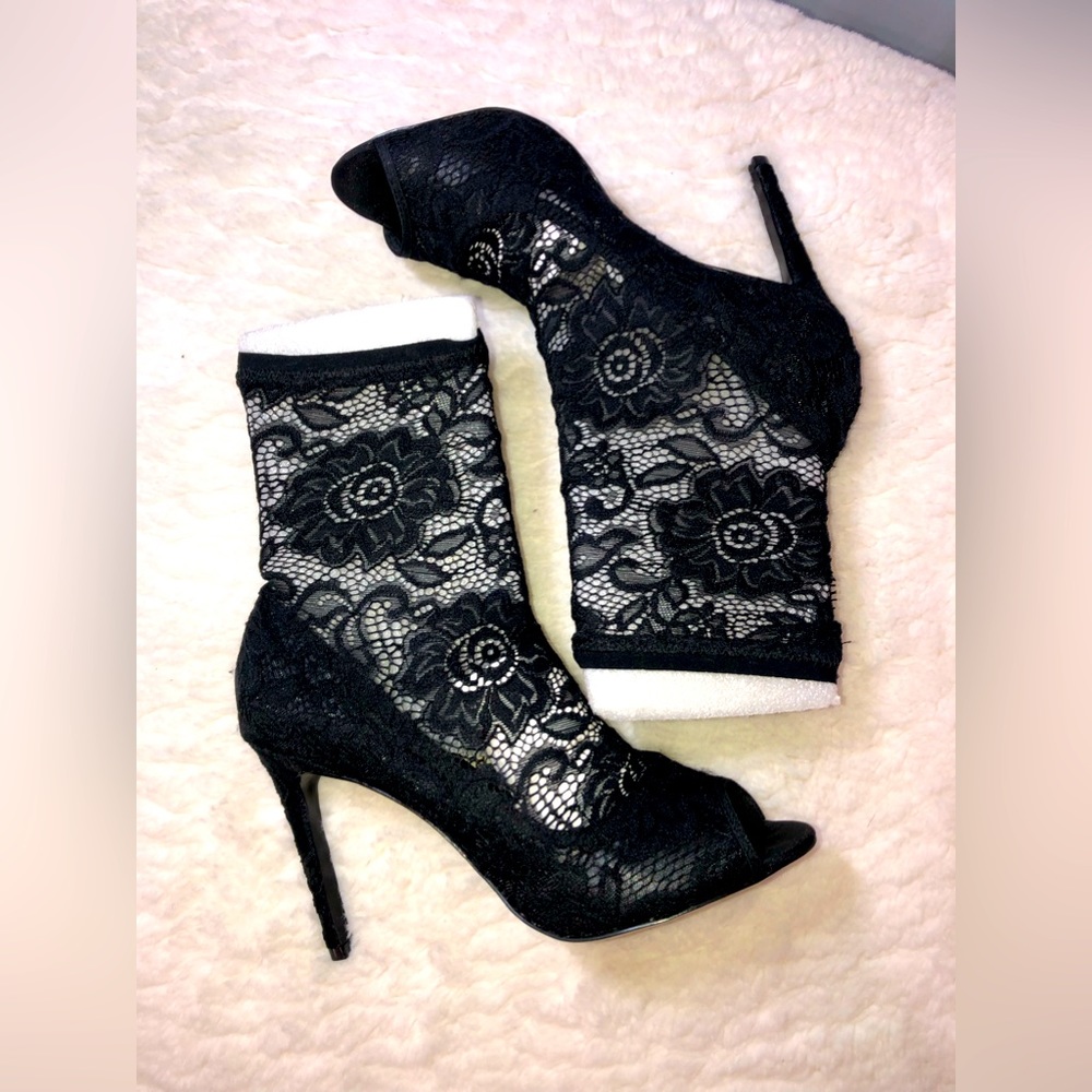 Charles David Black Stretch Lace Stilettos NWT